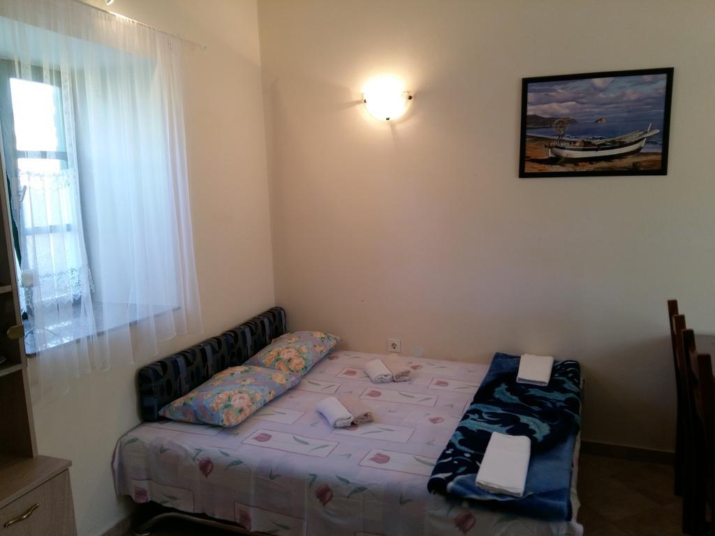 Milutinov Dvor Apartments Врси Экстерьер фото