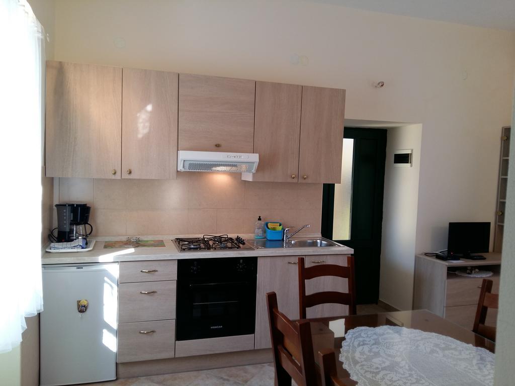 Milutinov Dvor Apartments Врси Экстерьер фото